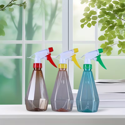 Plastic spray bottle, random color, gourd-shaped design