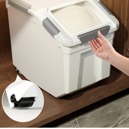 Food storage box (with measuring cup) – capacity 11 lbs/16.5 lbs.
