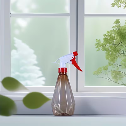 Plastic spray bottle, random color, gourd-shaped design
