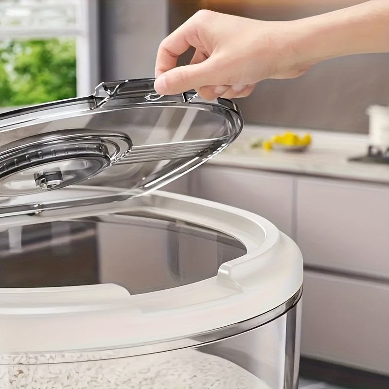Large-capacity plastic rice container—a great helper for kitchen storage.